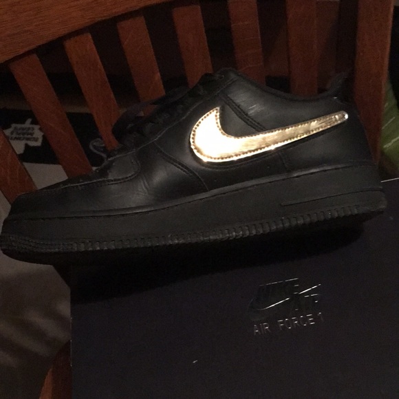 Size 8 Air Force 1 ‘07 - Picture 4 of 4